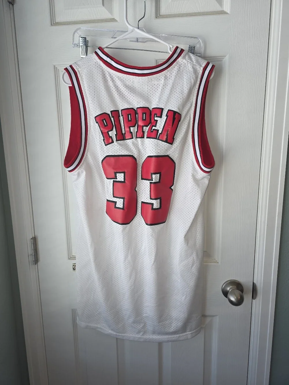 Vintage Adidas Chicago Bulls Scottie Pippen #33 NBA Basketball Jersey M